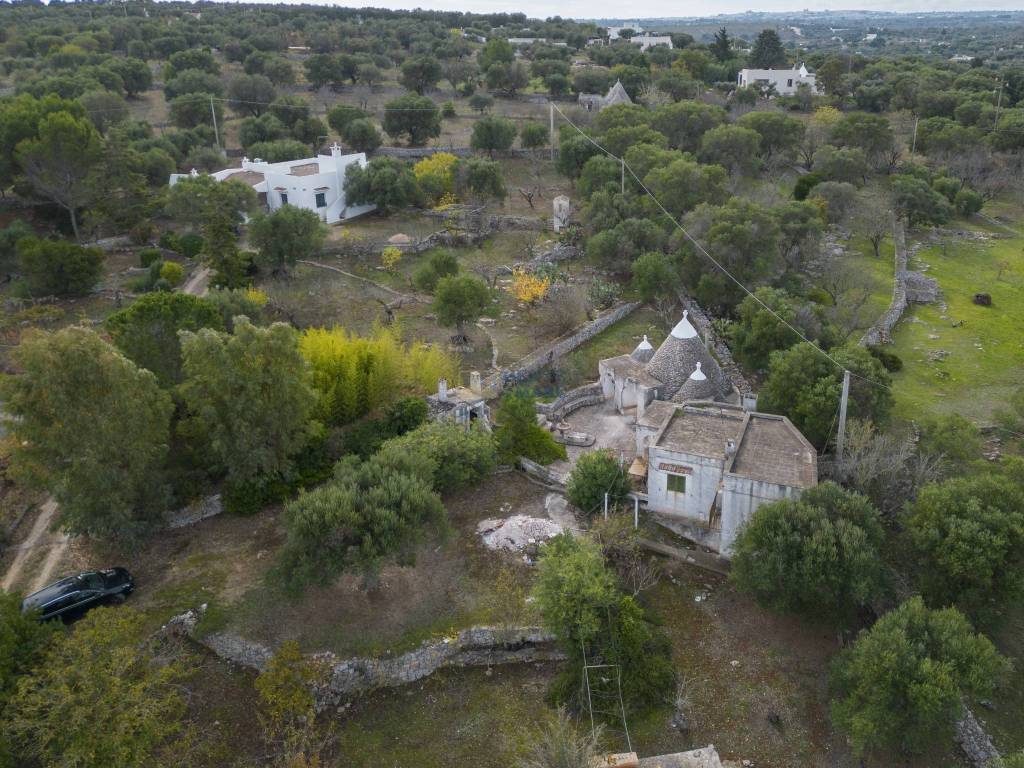 Villa con trullo in campagna