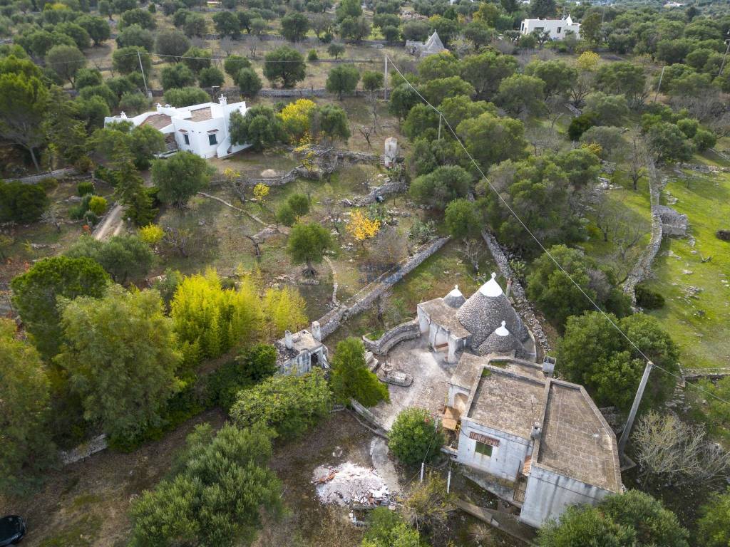 Villa con trullo in campagna