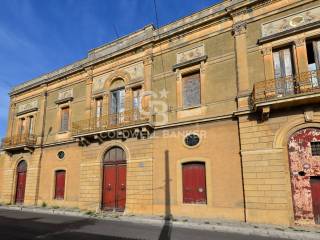 Palazzo / Stabile Vendita Squinzano 