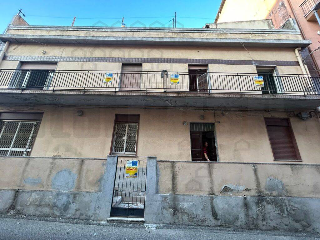 Vendita Villa 8 locali in Via Comunale Santo