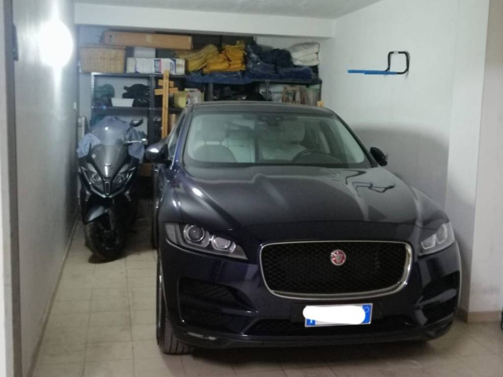 Garage - box via amleto pesce, centro, monopoli