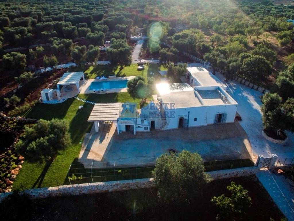 Trullo with swimming pool