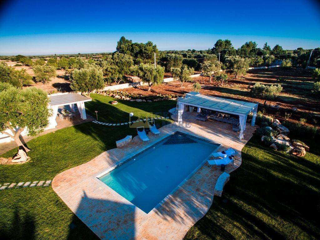 Trullo with swimming pool