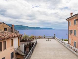 VISTA LAGO DAL SOGGIORNO