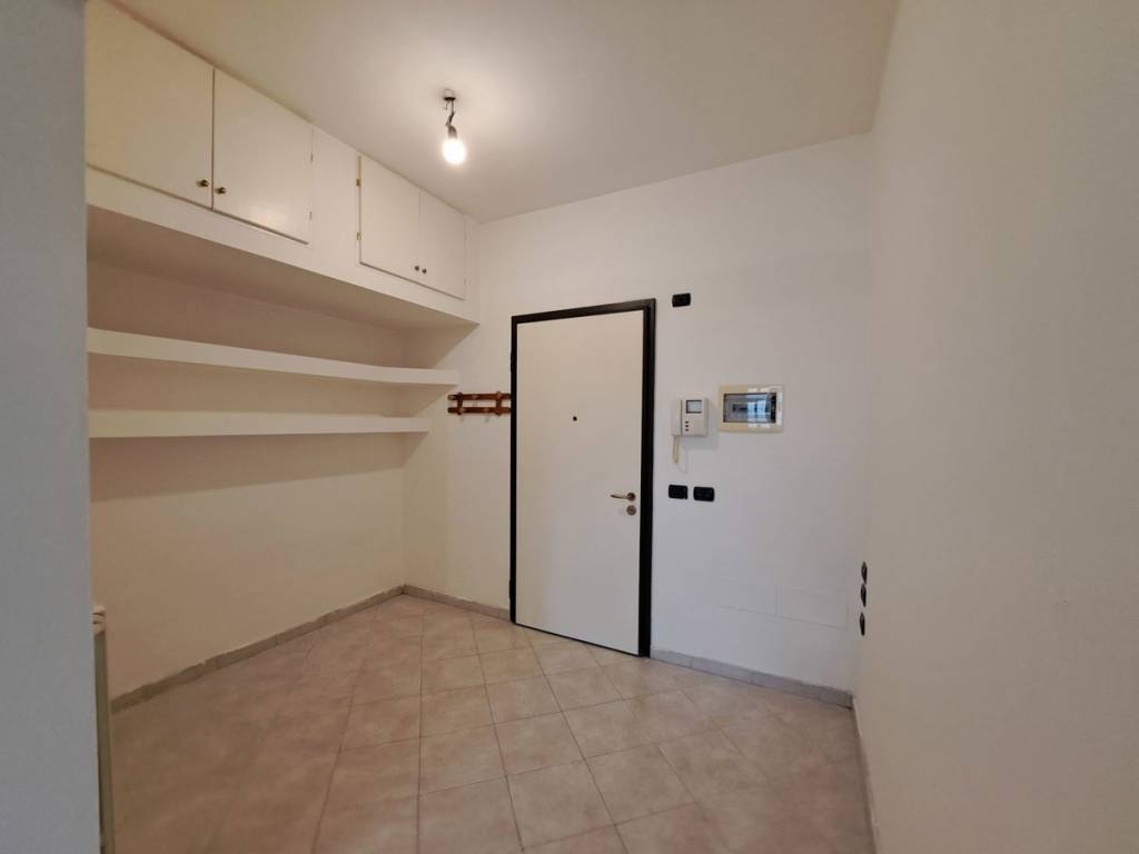 Rent Apartment Bologna. Studio in via agucchi, 84. Good condition