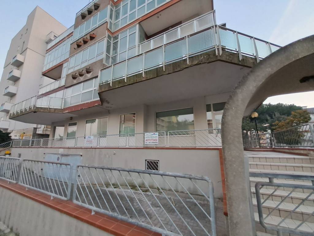 Locale commerciale viale trieste 15/b, sottomarina, chioggia