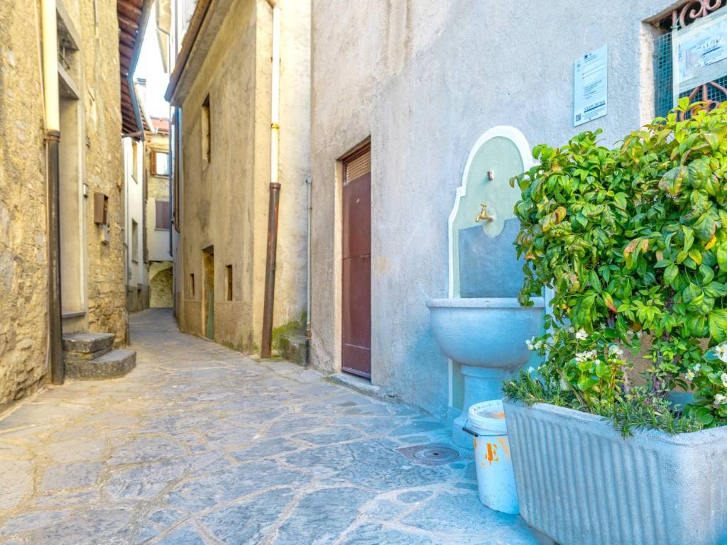 Casa di borgo con vista lago a Moltrasio