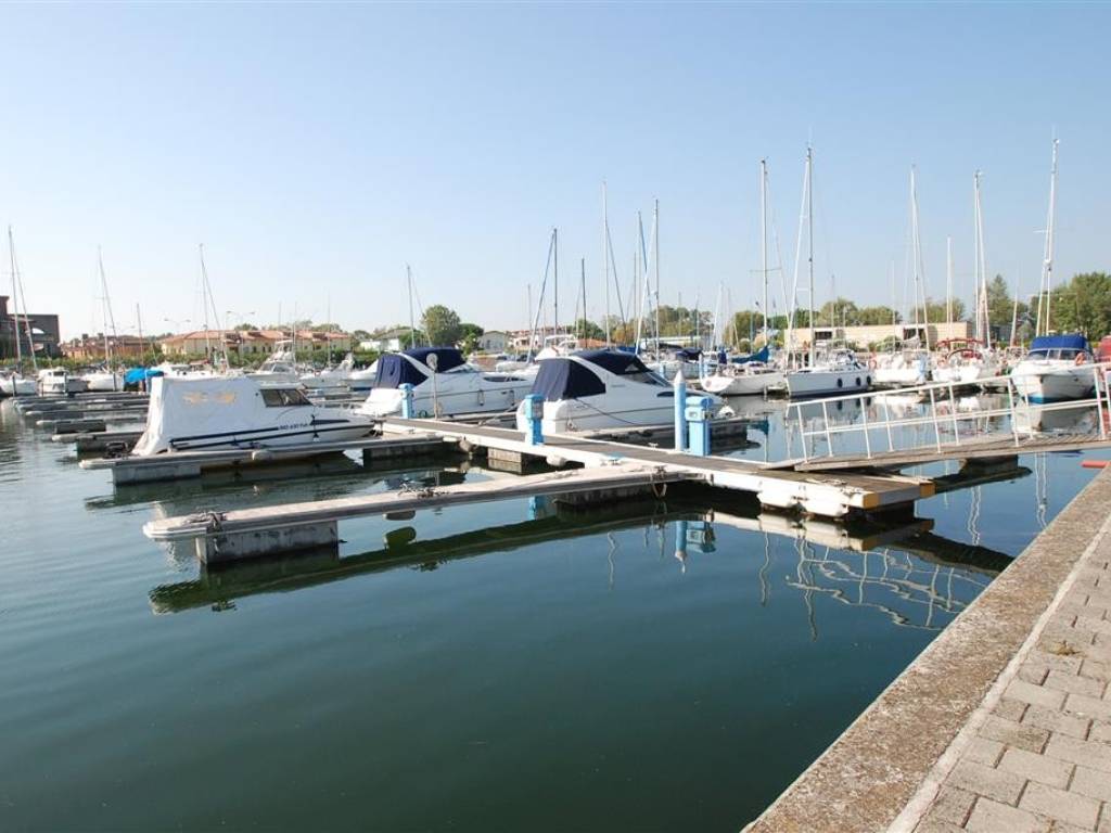 Posto auto - moto, lido degli estensi, comacchio