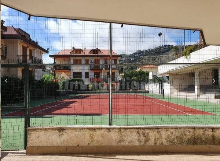 Campo da tennis in comproprietà