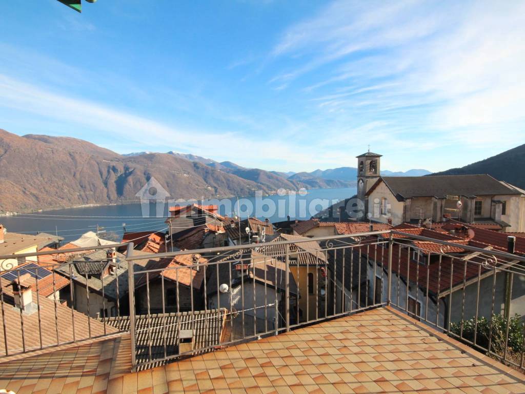 Terrazza e vista lago