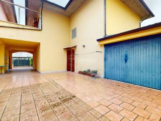 cortile e garage