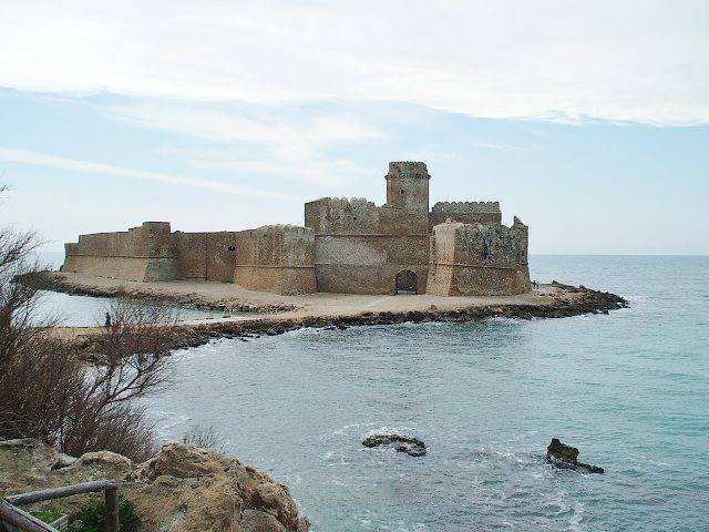 Bilocale le castella, santa domenica, isola di capo rizzuto