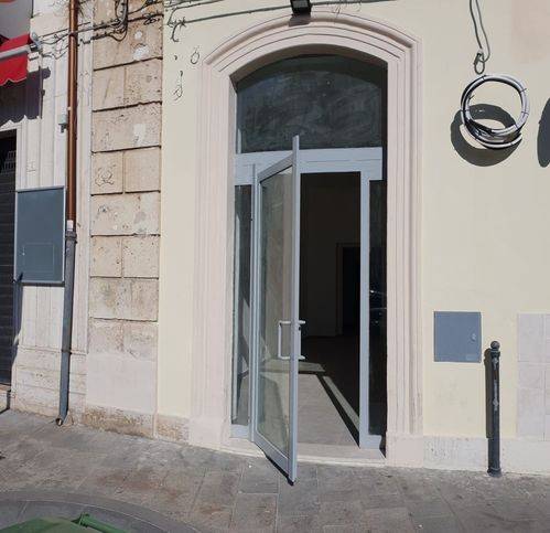 Locale commerciale corso umberto i, umberto - ermocrate, siracusa