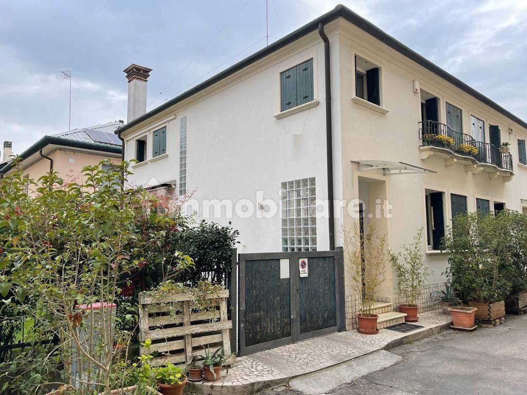 Vendita Villa A Schiera In Piazza Carpenedo Venezia Ottimo Stato vendita-villa-a-schiera-in-piazza-carpenedo-venezia-ottimo-stato