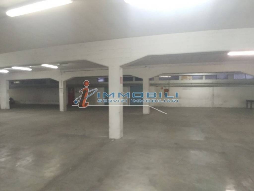 Capannone via mecenate, viale ungheria - mecenate, milano