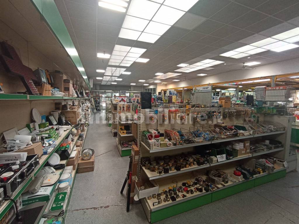 SUPERFICE DI VENDITA