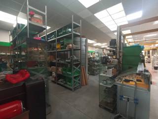 SUPERFICE DI VENDITA