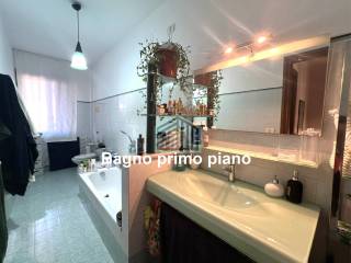 bagno primo piano