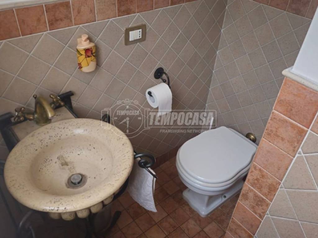 bagno di servizio  p-1