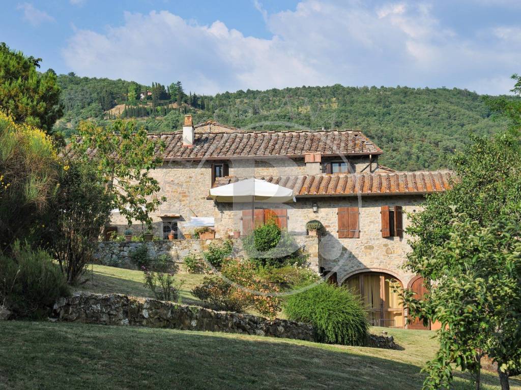 SEMI-DETACHED FARMHOUSE WITH DEPENDANCE - PANZANO