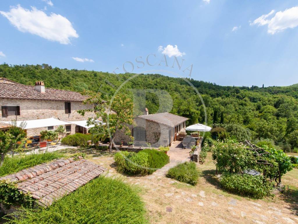 SEMI-DETACHED FARMHOUSE WITH DEPENDANCE - PANZANO