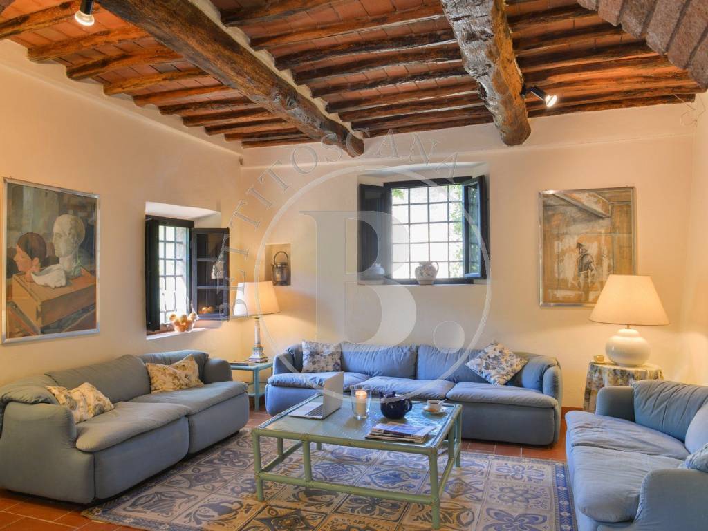 SEMI-DETACHED FARMHOUSE WITH DEPENDANCE - PANZANO