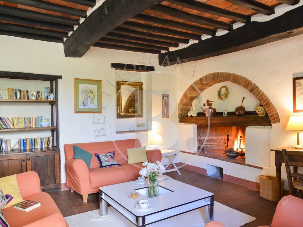 SEMI-DETACHED FARMHOUSE WITH DEPENDANCE - PANZANO