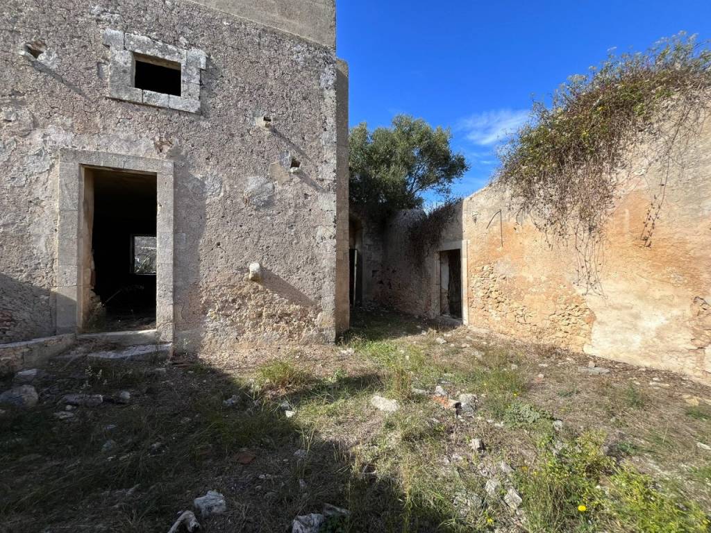 caseggiati con terreno a cavagrande 18