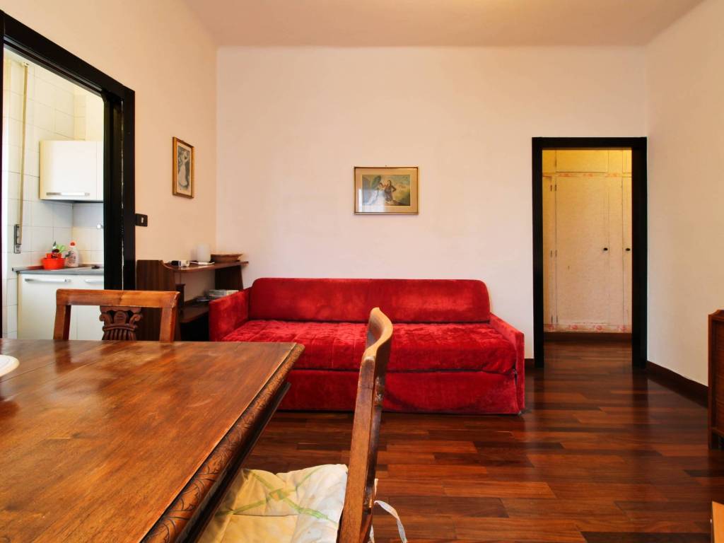 Sale Apartment Milan. 2room flat in via Fra' Riccardo Pampuri 4. Good