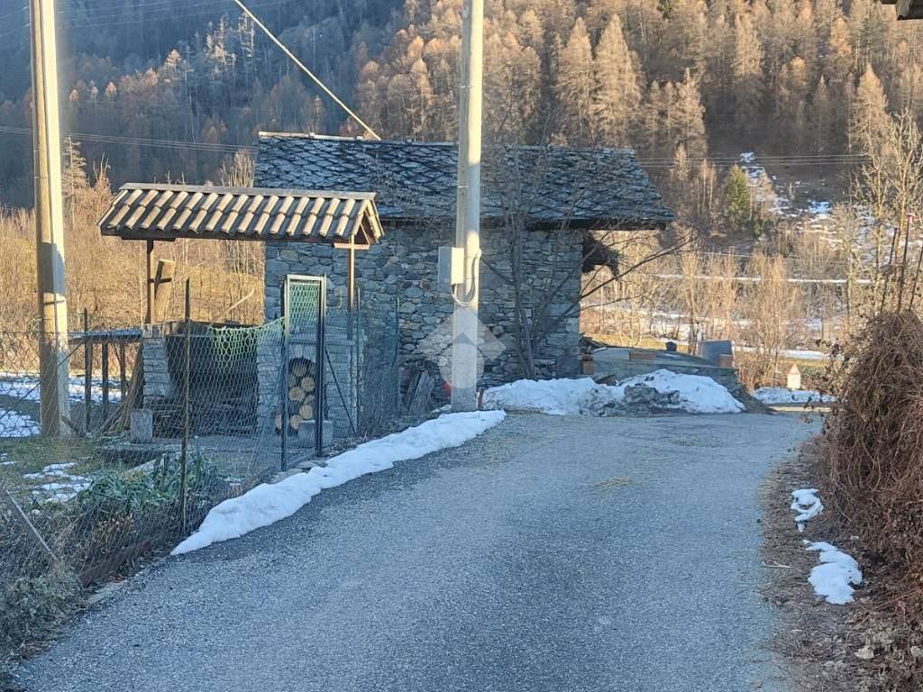 strada di accesso alla proprietà