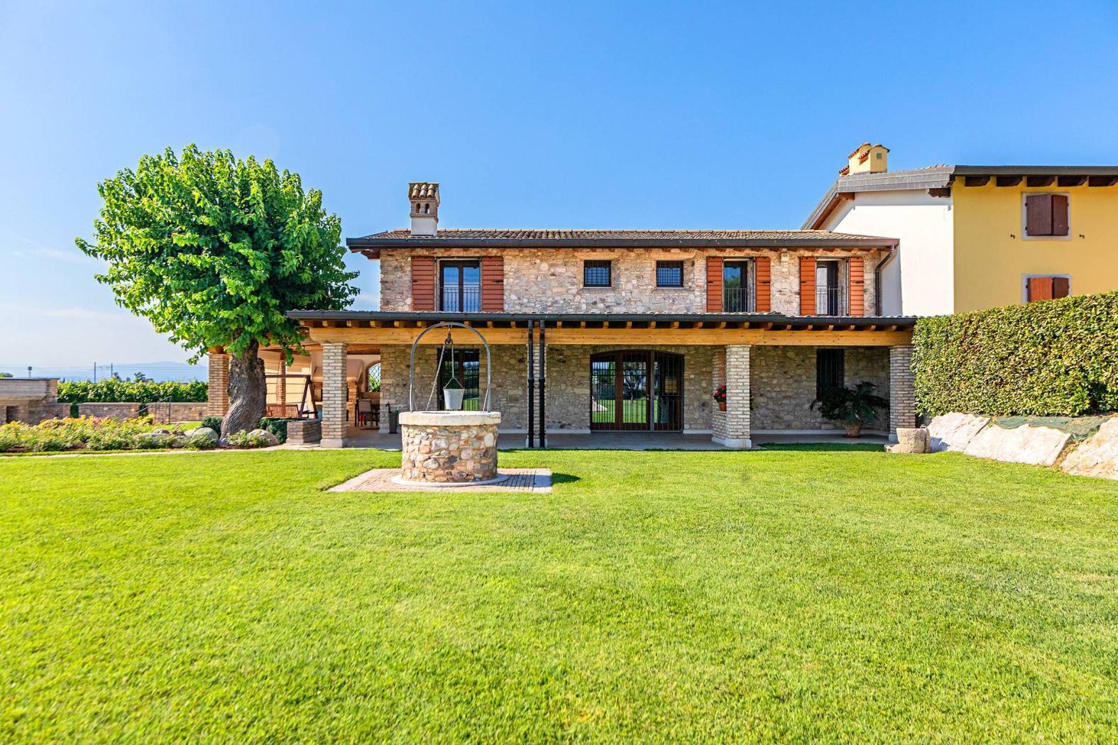 Villa in vendita a Peschiera del Garda