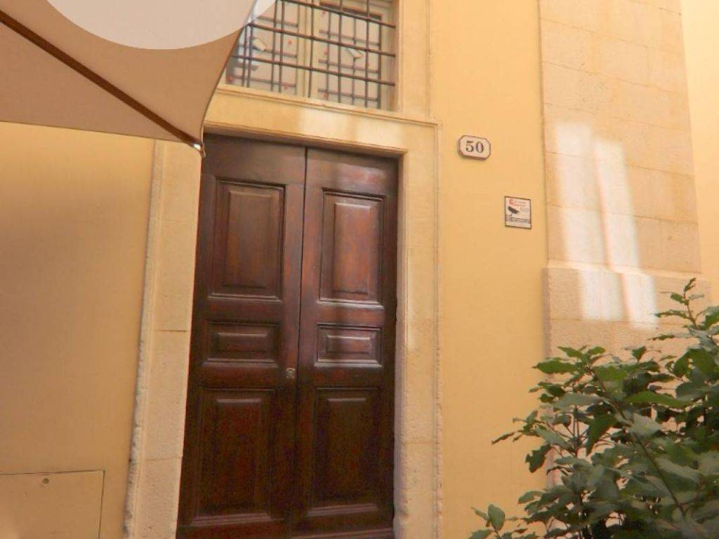 Magazzino - deposito via rosso guelfaglione, villa comunale, l'aquila