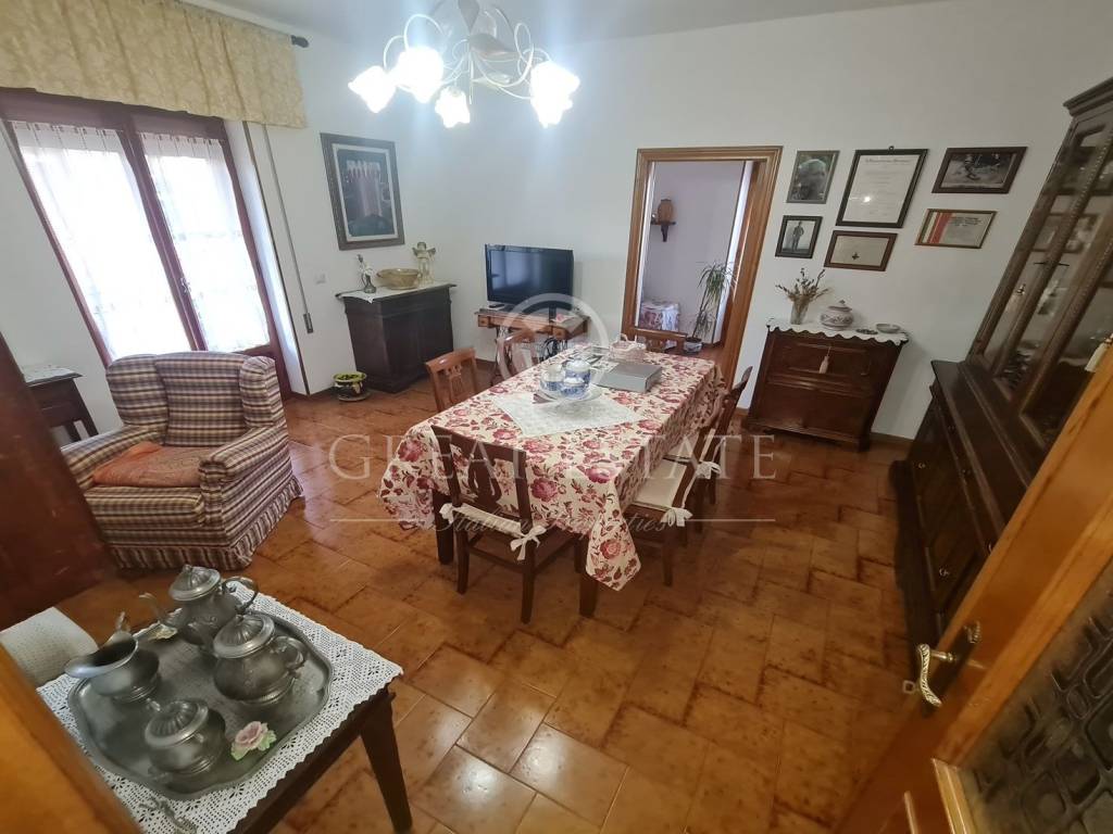 vendesi-appartamento-in-centro-storico-in-umbria-terni-ficulle-17025523649449.jpg