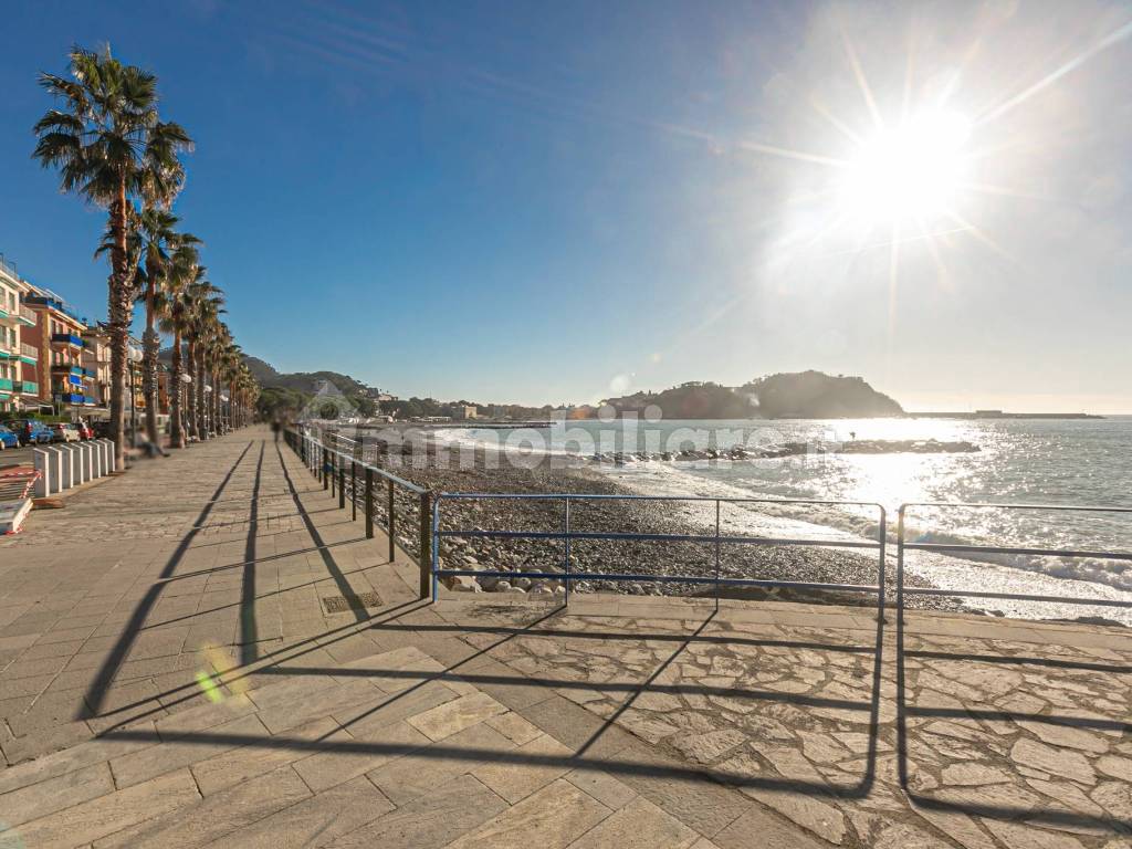 PASSEGGIATA E SPIAGGIA