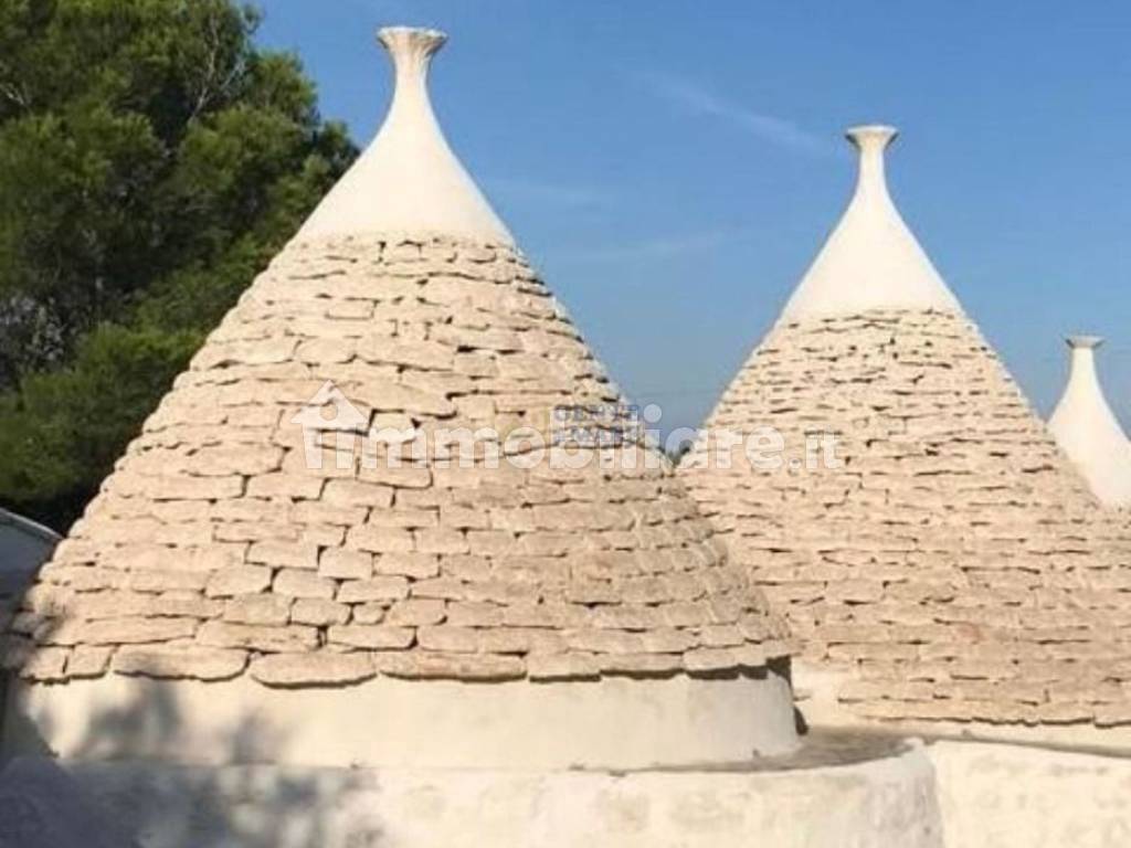 Trullo con piscina