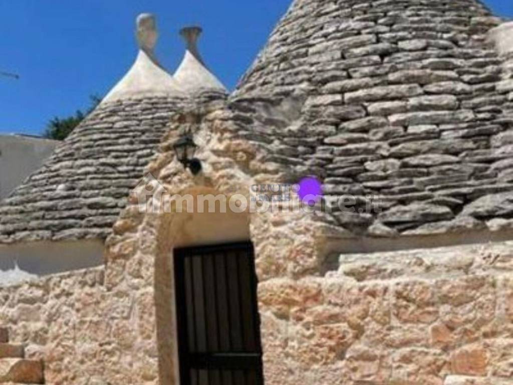 Trullo con piscina