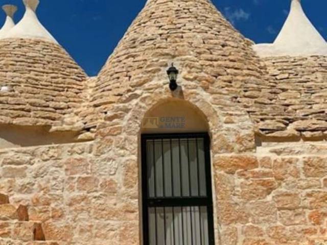 Trullo con piscina