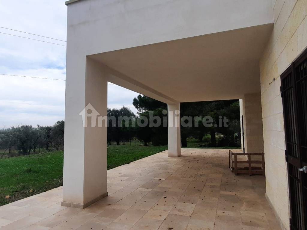 New villa con piscina e vista mare