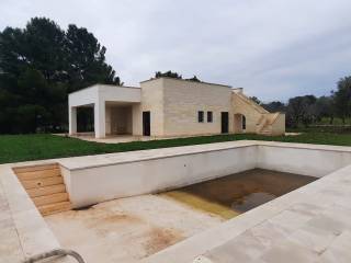 New villa con piscina e vista mare