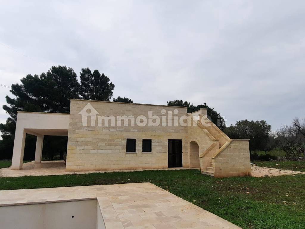 New villa con piscina e vista mare