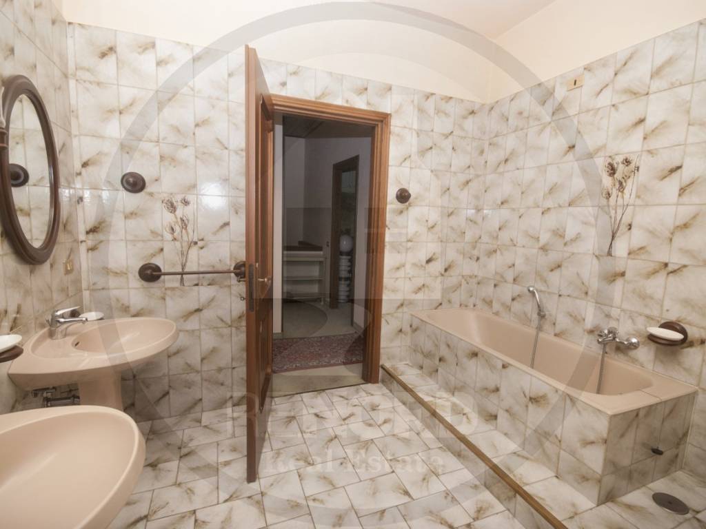 bagno padronale con vasca