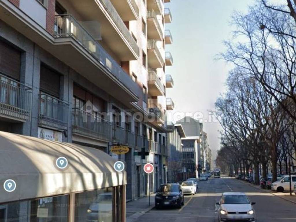 Rent Apartment Turin. Studio in corso Sebastopoli. Excellent condition