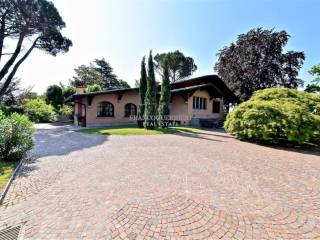 Foto - Vendita villa con giardino, Como, Lago di Como