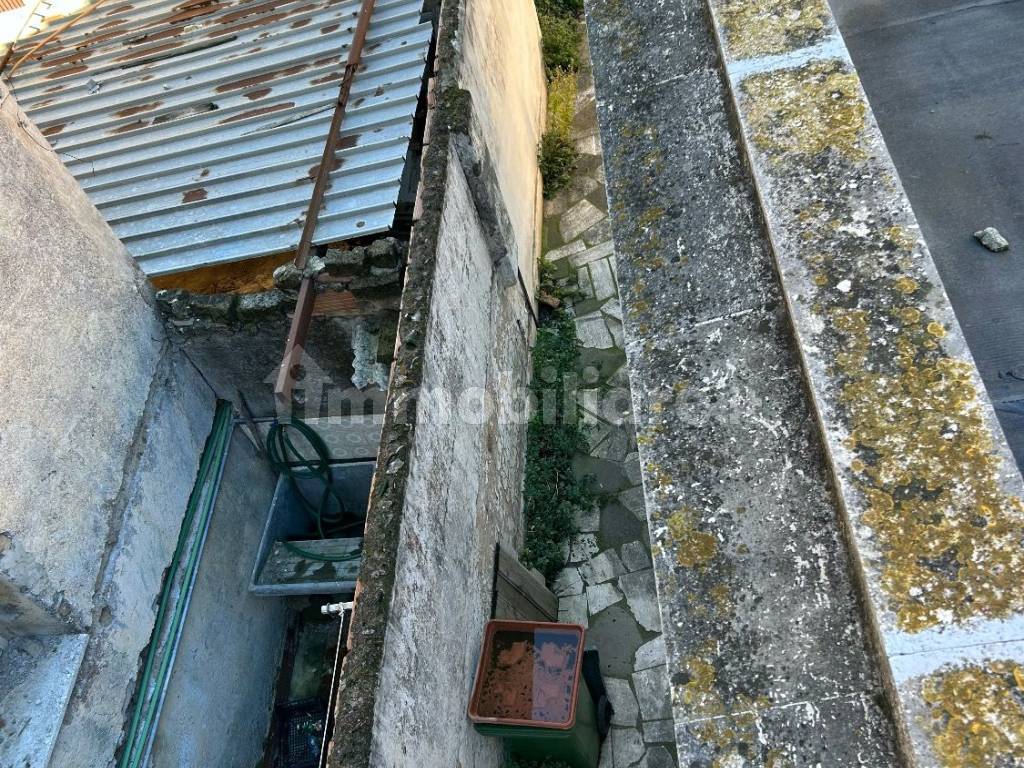 Cortile laterale dall'alto