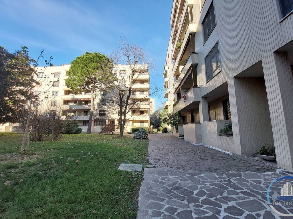 Cortile condominiale