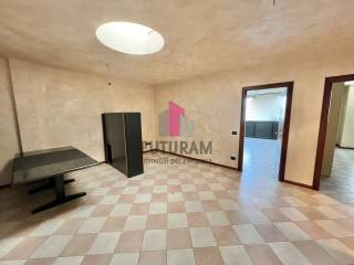 AFFITTASI UFFICIO 97MQ IN ZONA CENTRALE