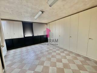 AFFITTASI UFFICIO 97MQ IN ZONA CENTRALE