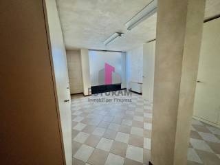 AFFITTASI UFFICIO 97MQ IN ZONA CENTRALE