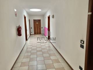 AFFITTASI UFFICIO 97MQ IN ZONA CENTRALE