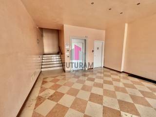 AFFITTASI UFFICIO 97MQ IN ZONA CENTRALE